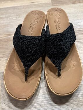 Skechers Cali Women's Beverlee Crochet Wedge Sandals. 